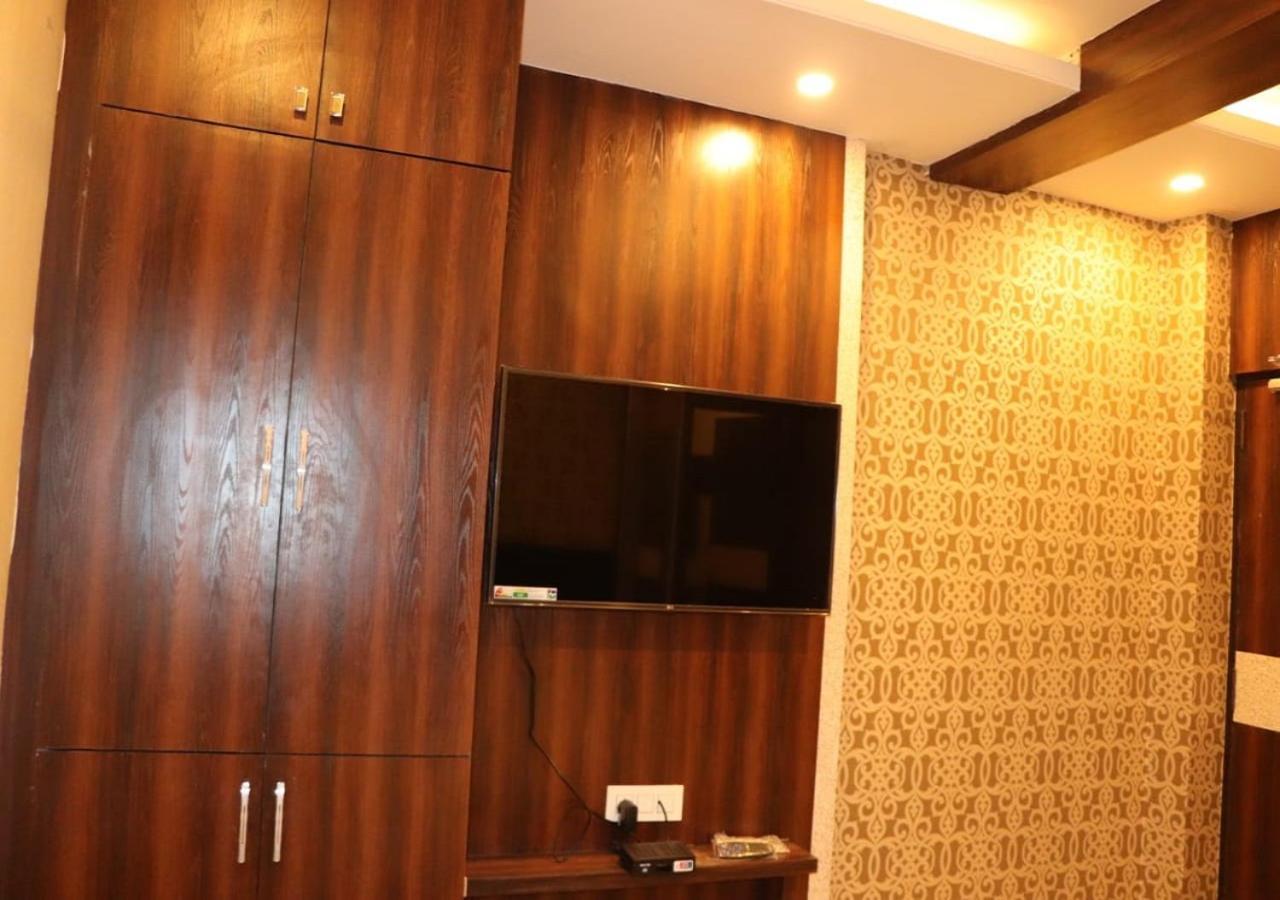 Hotel Angina Колката Екстериор снимка
