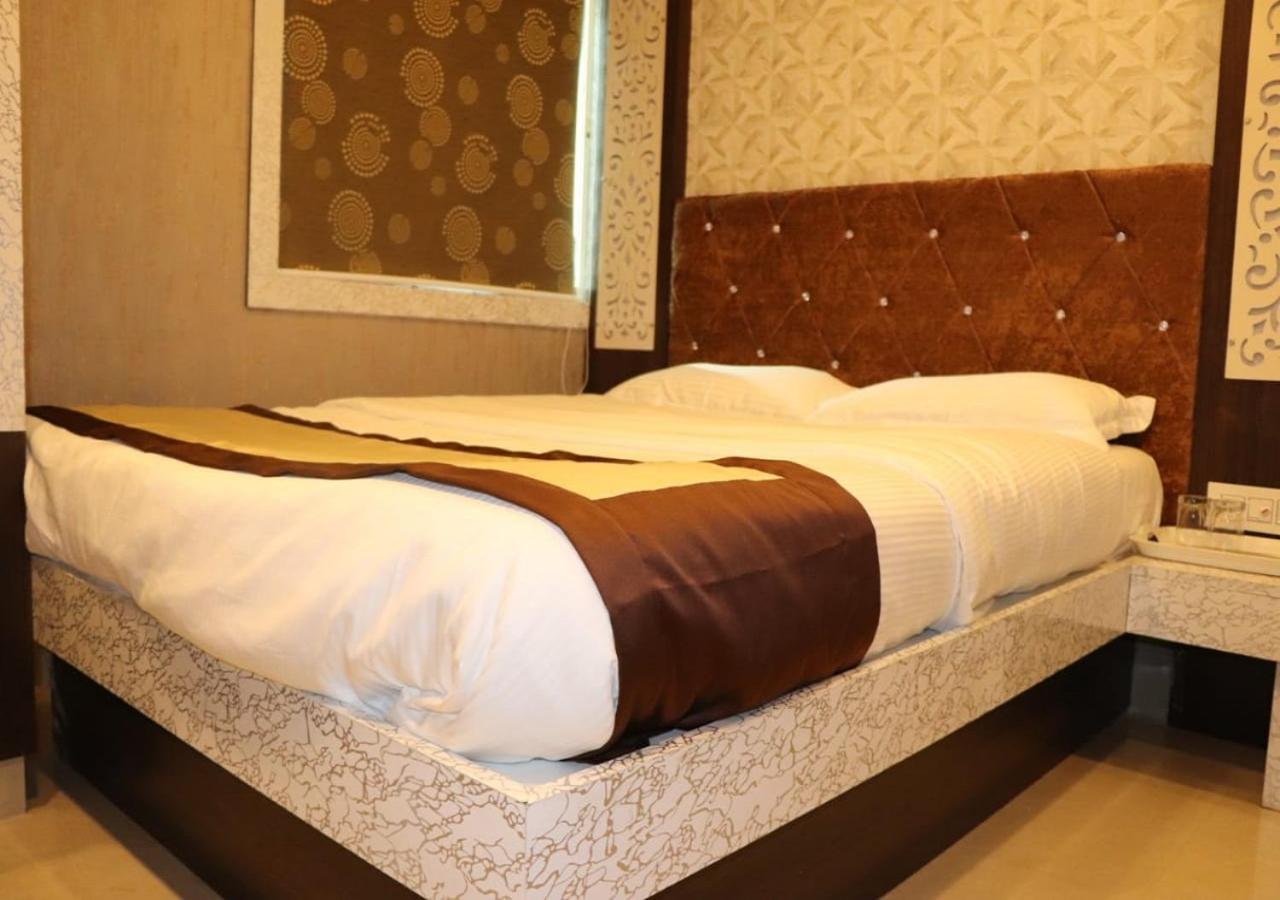 Hotel Angina Колката Екстериор снимка