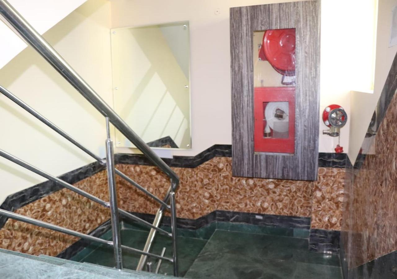 Hotel Angina Колката Екстериор снимка